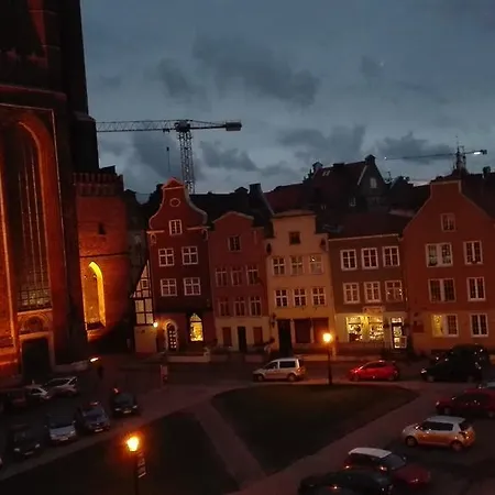 In Old Town - View Of Mariacki Church 公寓 *